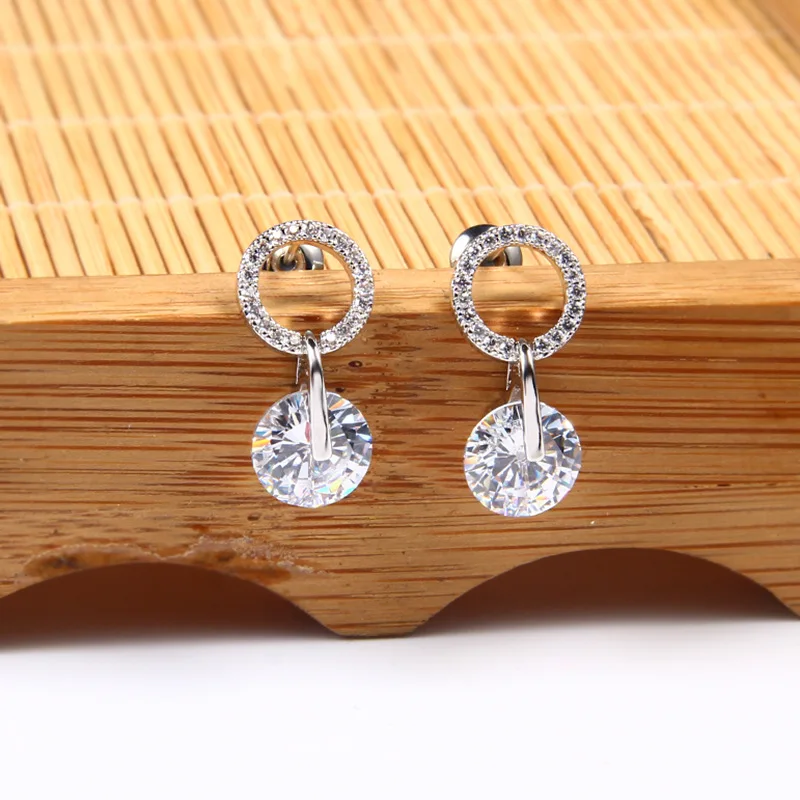 LADYCHIC Simple Stylish Crystal Earrings for Women Girls Party Festival Gift Round Clear Zircon Jewelry Brincos Aretes LE1384
LADYCHIC Simple Stylish Crystal Earrings for Women Girls Party Festival Gift Round Clear Zircon Jewelry Brincos Aretes LE1384
