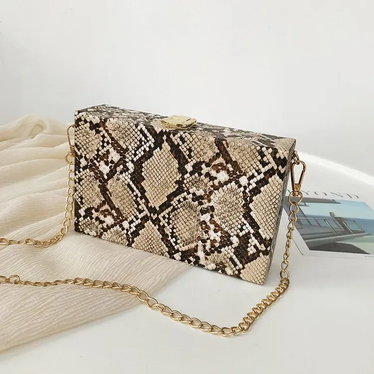 Snake Skin Bag for Women Small Crossbody Bag Girls Party Fashion PU Leather Serpentine Shoulder Bag Female Chain Messenger Bag
Snake Skin Bag for Women Small Crossbody Bag Girls Party Fashion PU Leather Serpentine Shoulder Bag Female Chain Messenger Bag