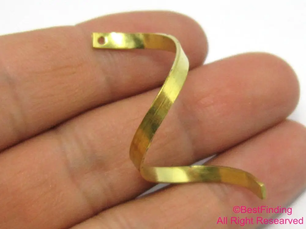 30pcs Brass spiral pendant eaarring finding 45x3mm Curved brass earrings dangle charms R468
30pcs Brass spiral pendant eaarring finding 45x3mm Curved brass earrings dangle charms R468