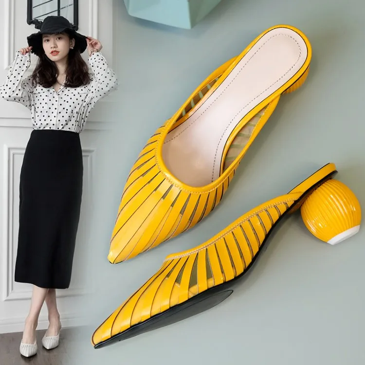 zorssar 2019 women slippers Soft patent leather Rome style pointed toe cutouts white color sandals party wedding shoes size 43
zorssar 2019 women slippers Soft patent leather Rome style pointed toe cutouts white color sandals party wedding shoes size 43