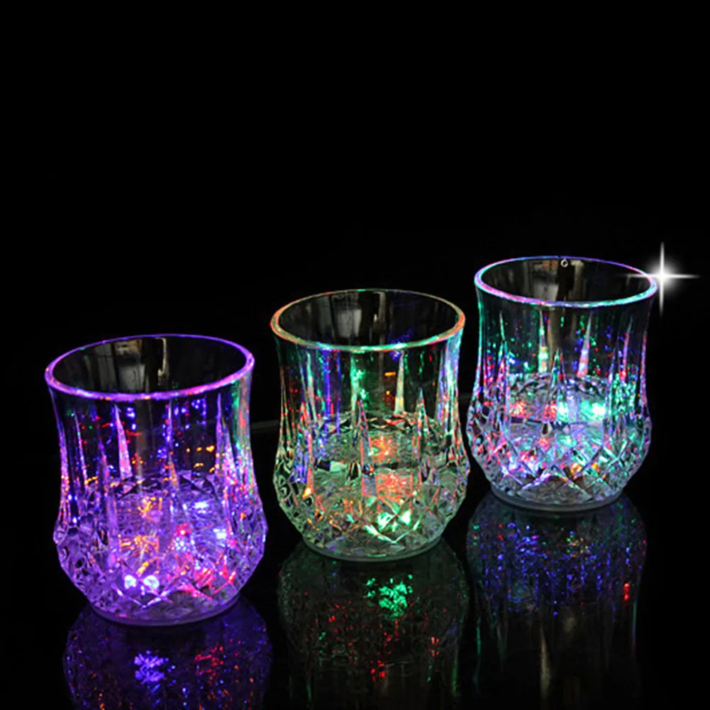 High Quality Pineapple Shaped Water Sensing LED Flash Light Luminous Wine Drink Glass Cup Bar Party Supply Home Party Decor
High Quality Pineapple Shaped Water Sensing LED Flash Light Luminous Wine Drink Glass Cup Bar Party Supply Home Party Decor