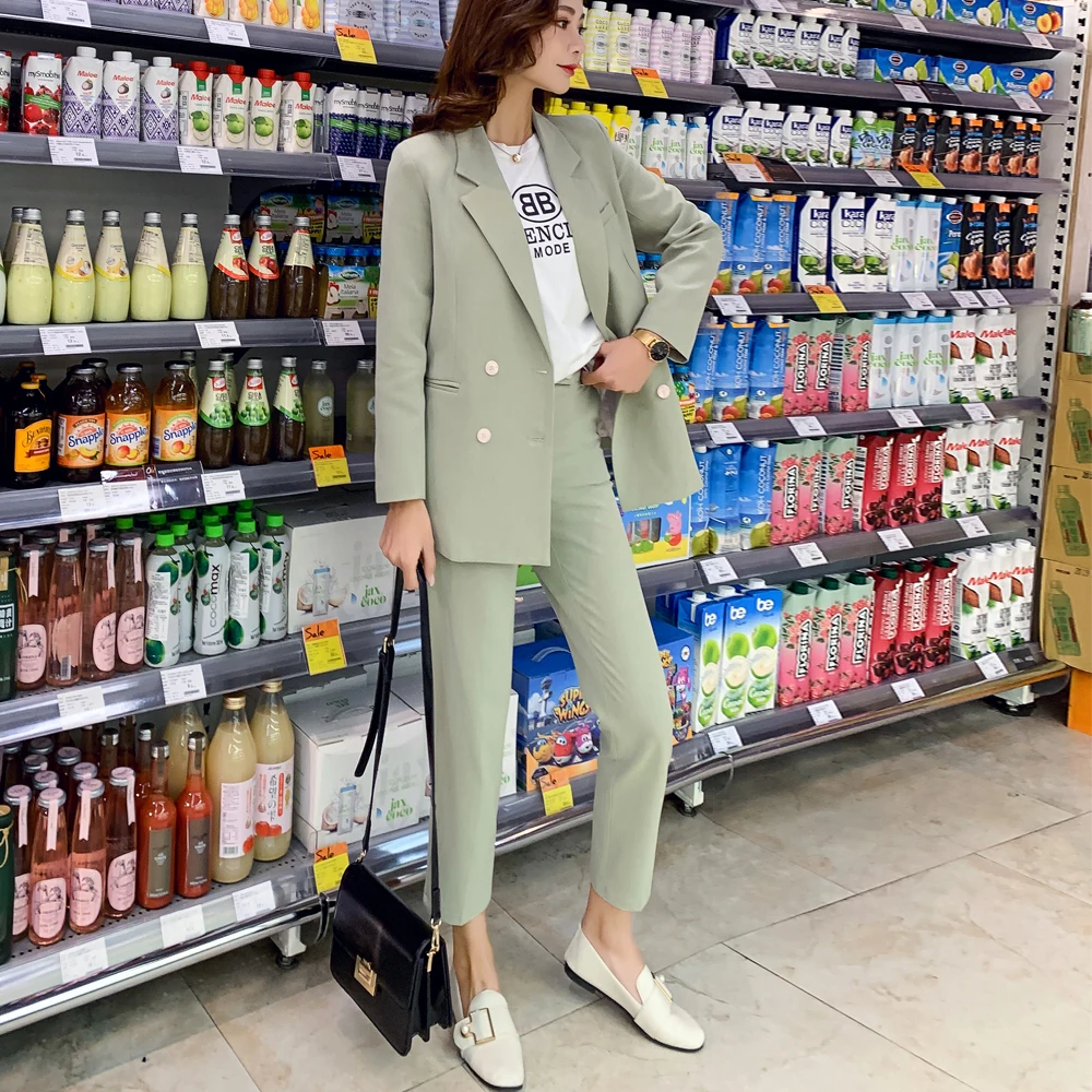 Two Piece Set Female New Style Was Thin Double-breasted Temperament Fruit Green Small Suit OL Jacket + Casual Elegant Nine Pants
Two Piece Set Female New Style Was Thin Double-breasted Temperament Fruit Green Small Suit OL Jacket + Casual Elegant Nine Pants