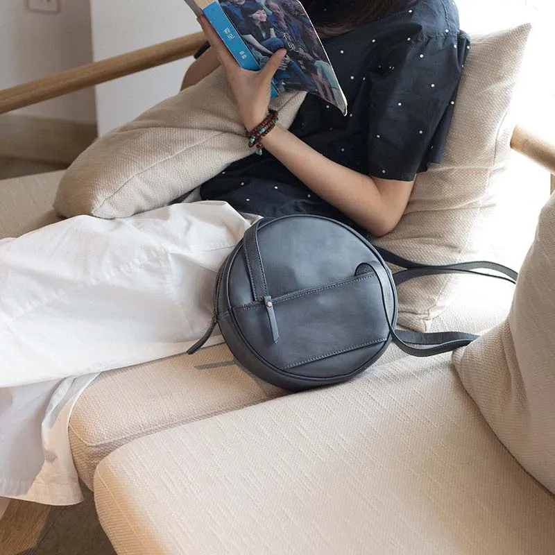 New women's bag leather large-capacity round bag art sweet sweet light first layer leather simple casual shoulder bag
New women's bag leather large-capacity round bag art sweet sweet light first layer leather simple casual shoulder bag