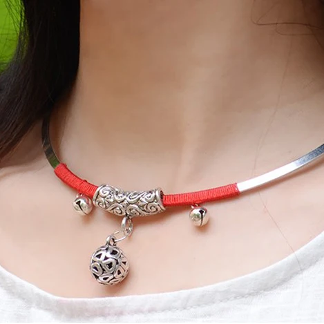 Elegant Chinese Style Quality Miao Silver Torques Chokers Necklace Hollow Ball Pandent Cute Bells Red Silk Lines Ethnic Jewelry
Elegant Chinese Style Quality Miao Silver Torques Chokers Necklace Hollow Ball Pandent Cute Bells Red Silk Lines Ethnic Jewelry