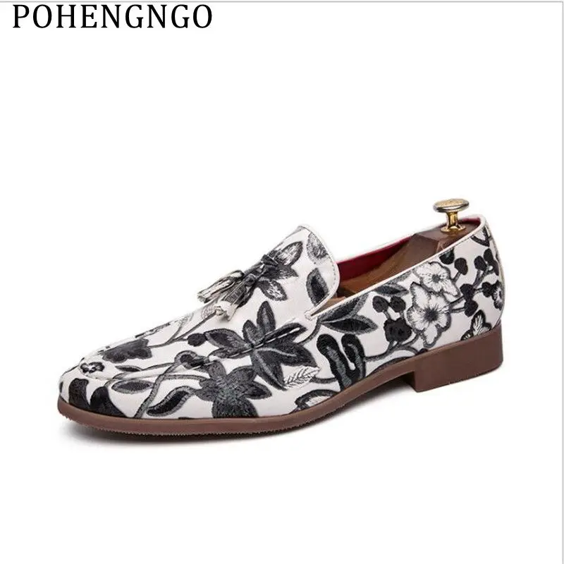 Men Fashion Design Printing pattern Tassel Shoes Handcraft Low help Loafers Anti-skid Men Smoking slippers Party Driving shoes
Men Fashion Design Printing pattern Tassel Shoes Handcraft Low help Loafers Anti-skid Men Smoking slippers Party Driving shoes