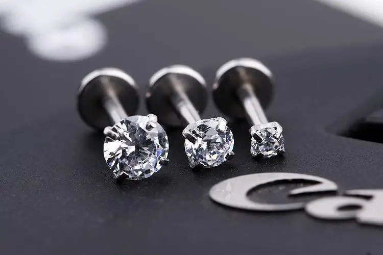 2018 1 Pcs Silver Labret Lip Ring Zircon Anodized Internally Threaded Prong Gem Monroe Tragus Helix Ear Piercing
2018 1 Pcs Silver Labret Lip Ring Zircon Anodized Internally Threaded Prong Gem Monroe Tragus Helix Ear Piercing