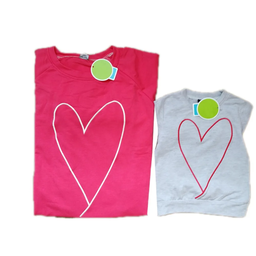 Woman Mother Kids Autumn Style Long Sleeve Heart Print Girl T-shirt Sweater Tops Blouse Family Clothes Family Matching Outfits
Woman Mother Kids Autumn Style Long Sleeve Heart Print Girl T-shirt Sweater Tops Blouse Family Clothes Family Matching Outfits