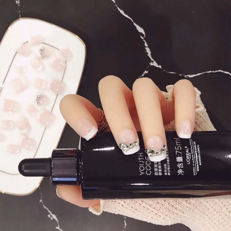24pcs Summer 3D Glitter Crystal Short Square Fake Nail Nude Pink Full Cover Artificial Art Patch Acrylic False Nail With Glue
24pcs Summer 3D Glitter Crystal Short Square Fake Nail Nude Pink Full Cover Artificial Art Patch Acrylic False Nail With Glue