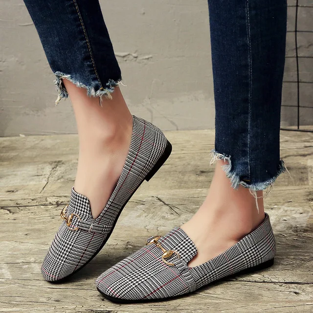 Dropshiping 2019 Spring and Summer New Retro Women Flat Shoes Tartan Design Round Top Metal Button Loafer Flat Zapatillas Mujer
Dropshiping 2019 Spring and Summer New Retro Women Flat Shoes Tartan Design Round Top Metal Button Loafer Flat Zapatillas Mujer