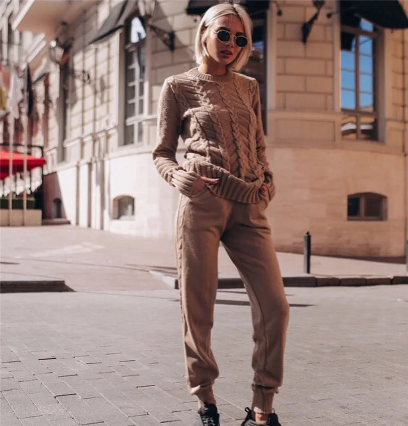 2019 Women Knitted sweater Casual Suit Women Turtleneck Pullover Sweaters and Long Pant 2 Piece set Cable- Knit Sweater Suits
2019 Women Knitted sweater Casual Suit Women Turtleneck Pullover Sweaters and Long Pant 2 Piece set Cable- Knit Sweater Suits