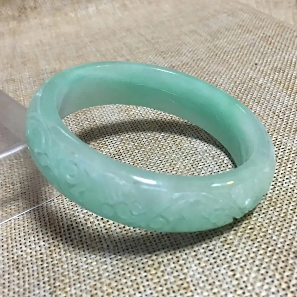 59mm Natural Lavender Green stoneite hand-carved flower design stone Bracelet G51 
59mm Natural Lavender Green stoneite hand-carved flower design stone Bracelet G51