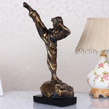 Retro Creative Kung Fu Home Bruce Lee Home Decorations RESIN Living Room Television Desk Ornaments Decor Business Gift M717
Retro Creative Kung Fu Home Bruce Lee Home Decorations RESIN Living Room Television Desk Ornaments Decor Business Gift M717