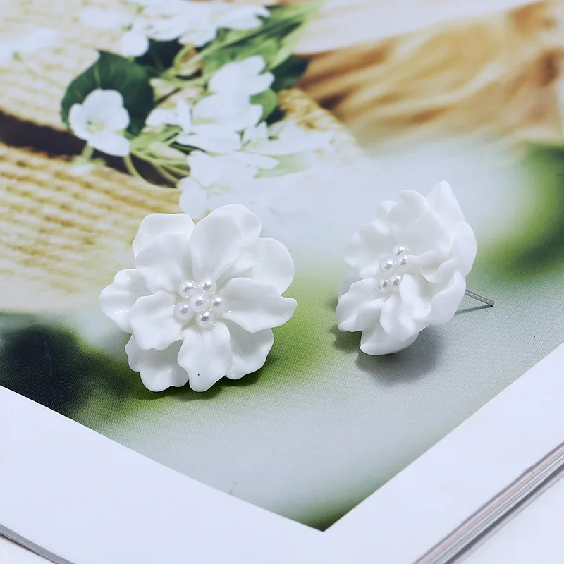 Korean Flower Earrings for Women OL Camellia Resin Earrings 2019 Fashion Jewelry Wedding Bridal Accessories Gifts Factory Direct
Korean Flower Earrings for Women OL Camellia Resin Earrings 2019 Fashion Jewelry Wedding Bridal Accessories Gifts Factory Direct