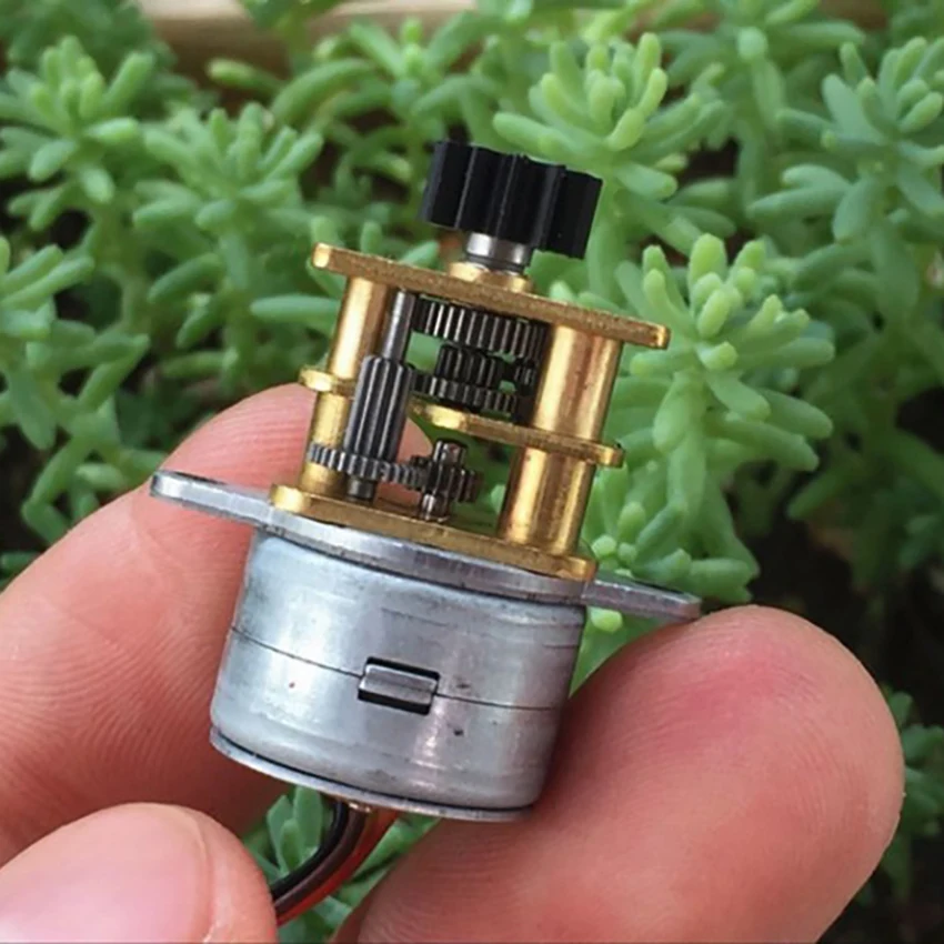 All Metal Gearwheel Precision Gearbox 15mm 2-phase 4-wire Stepper Motor D-shaft 100:1 Reduction Ratio 40 ohm Stepping Motor
All Metal Gearwheel Precision Gearbox 15mm 2-phase 4-wire Stepper Motor D-shaft 100:1 Reduction Ratio 40 ohm Stepping Motor