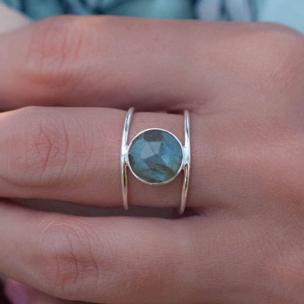 Boho Female Big Moonstone Ring Unique Style Silver Gold Color Wedding Jewelry Promise Engagement Rings For Women
Boho Female Big Moonstone Ring Unique Style Silver Gold Color Wedding Jewelry Promise Engagement Rings For Women