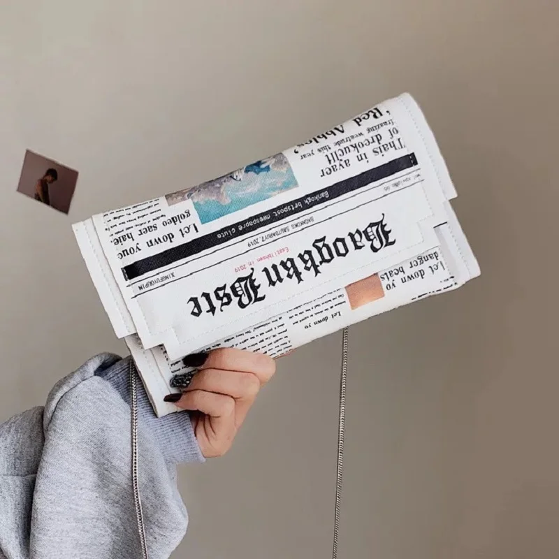Fashion Newspaper Print Design Women Casual Envelope Bag Day Clutches Chain Purse Crossbody Messenger Bag Shoulder Bag Handbag
Fashion Newspaper Print Design Women Casual Envelope Bag Day Clutches Chain Purse Crossbody Messenger Bag Shoulder Bag Handbag