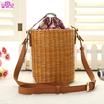 TZY New Arrive Rattan Bucket Handbag Lady Beach Shoulder Tote Travel Clutch Bohemian Straw Bags Women Summer Wicker Basket Bag
TZY New Arrive Rattan Bucket Handbag Lady Beach Shoulder Tote Travel Clutch Bohemian Straw Bags Women Summer Wicker Basket Bag