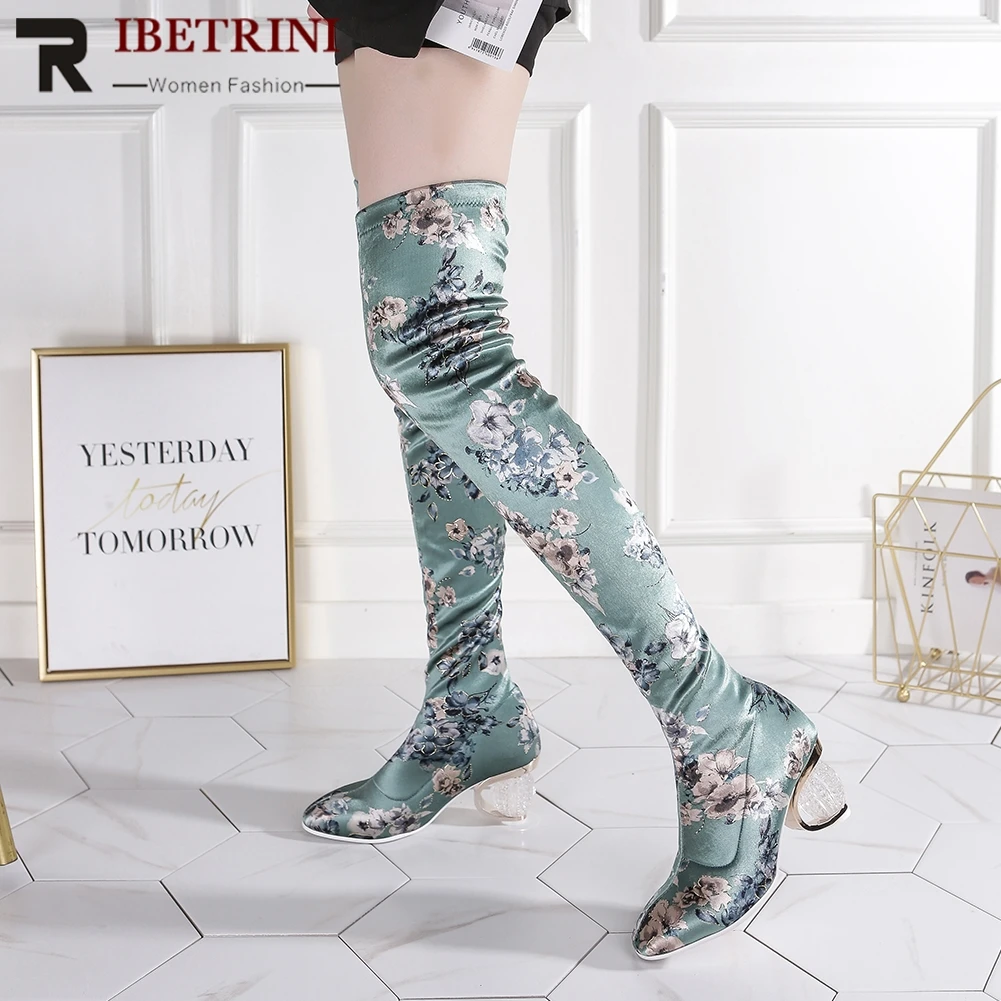 RIBETRINI 2019 Elegant Silk Flower Print Over The Knee Boots Woman Spring Autumn Strange High Heels Boots Women Size 34-44
RIBETRINI 2019 Elegant Silk Flower Print Over The Knee Boots Woman Spring Autumn Strange High Heels Boots Women Size 34-44