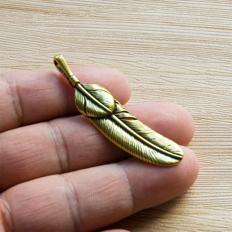 1PC Retro Brass Feather Shape Lanyard Pendant Keychain Key Chain Ring Decorative Accessories EDC Multipurpose Pendant
1PC Retro Brass Feather Shape Lanyard Pendant Keychain Key Chain Ring Decorative Accessories EDC Multipurpose Pendant