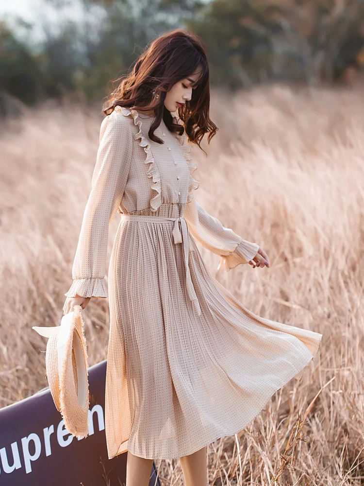 Korean chi east gate 2019 new women's dress long sleeve wave point pleated ruffled dress doll dress
Korean chi east gate 2019 new women's dress long sleeve wave point pleated ruffled dress doll dress
