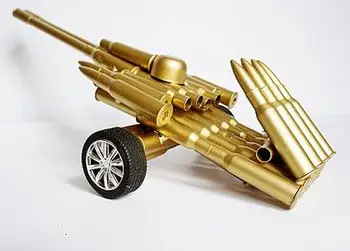Second world war German artillery made the wehrmacht anti-aircraft military model of the two guns 
Second world war German artillery made the wehrmacht anti-aircraft military model of the two guns