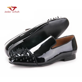 new arrival men black velvet shoes with black Patent leather toe rivets Prom and Party men dress shoes male's loafers
new arrival men black velvet shoes with black Patent leather toe rivets Prom and Party men dress shoes male's loafers
