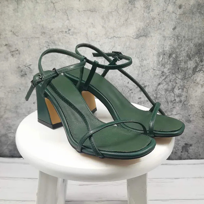 2019 summer new style simple simple solid color high heel women comfortable wild Roman style thick heel single shoes
2019 summer new style simple simple solid color high heel women comfortable wild Roman style thick heel single shoes