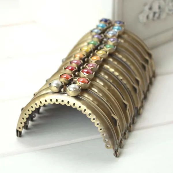 K340 Pure and fresh and lovely water lily bead Coin Purse Frame Handle for Bag Sewing Craft,semicircle antique brass knurling
K340 Pure and fresh and lovely water lily bead Coin Purse Frame Handle for Bag Sewing Craft,semicircle antique brass knurling