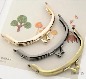 NEW 10.5cm arch shape bronze tone metal purse frame / clasp/ free shipping
NEW 10.5cm arch shape bronze tone metal purse frame / clasp/ free shipping