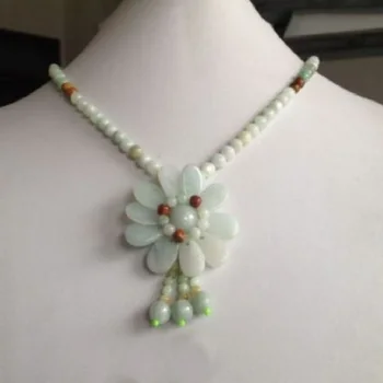 New Design Female's Sun Flower Pendant Necklace Natural Jadeite Sweater Chain Hand Woven Collar Accessories Wholesale 20 Inches
New Design Female's Sun Flower Pendant Necklace Natural Jadeite Sweater Chain Hand Woven Collar Accessories Wholesale 20 Inches