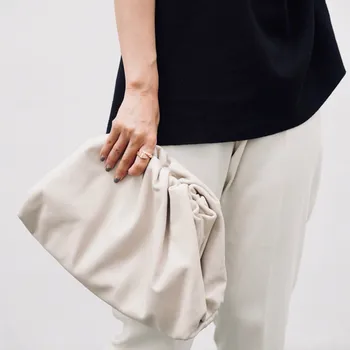 HOT Luxury brands Genuine Leather Women Fashion Messenger Bags Luxury Cow Real Leather Shoulder Bag for Ladies Handbag Purse
HOT Luxury brands Genuine Leather Women Fashion Messenger Bags Luxury Cow Real Leather Shoulder Bag for Ladies Handbag Purse