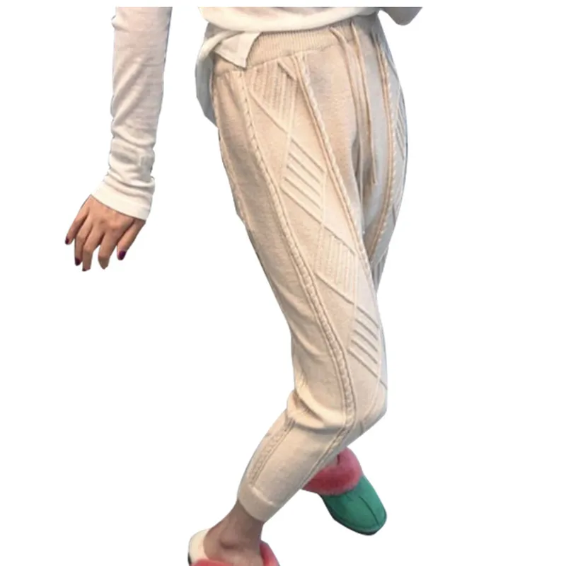 RUGOD 2019 Women Thicken Warm Elastic Waist Ankle-length Pants for Women Loose Cotton Trousers New Spring Winter knitted Pants
RUGOD 2019 Women Thicken Warm Elastic Waist Ankle-length Pants for Women Loose Cotton Trousers New Spring Winter knitted Pants