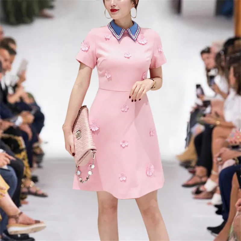 High Quality Designer Runway Dress Women 2019 Spring Woman Clothes Short Sleeve Embroidery Floral Solid Sweet Pink Party Dresses
High Quality Designer Runway Dress Women 2019 Spring Woman Clothes Short Sleeve Embroidery Floral Solid Sweet Pink Party Dresses