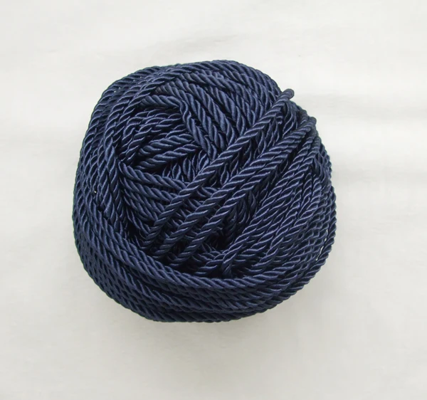 Free shipping Vintage twisted Rayon 10mtrs/Lot Size 4mm cord Navy dyeable cording
Free shipping Vintage twisted Rayon 10mtrs/Lot Size 4mm cord Navy dyeable cording