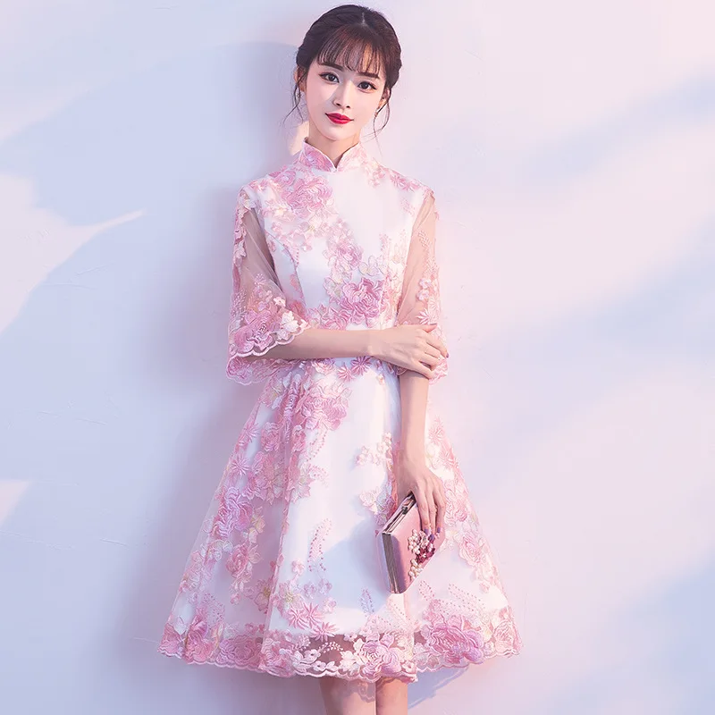 Women Sexy Summer Flowers Traditional Chinese Embroidery Dress Lace Cheongsam Evening Dress Short Sleeve Qipao Wedding Dresses
Women Sexy Summer Flowers Traditional Chinese Embroidery Dress Lace Cheongsam Evening Dress Short Sleeve Qipao Wedding Dresses