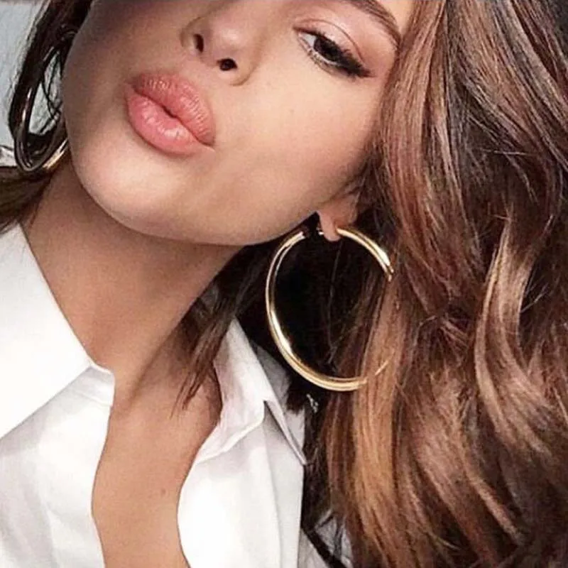 Gold Color Metal Bitch Hoop Earrings Fashion Simple Chunky Lightweight Hypoallergenic Thick Women Earring Jewellery
Gold Color Metal Bitch Hoop Earrings Fashion Simple Chunky Lightweight Hypoallergenic Thick Women Earring Jewellery