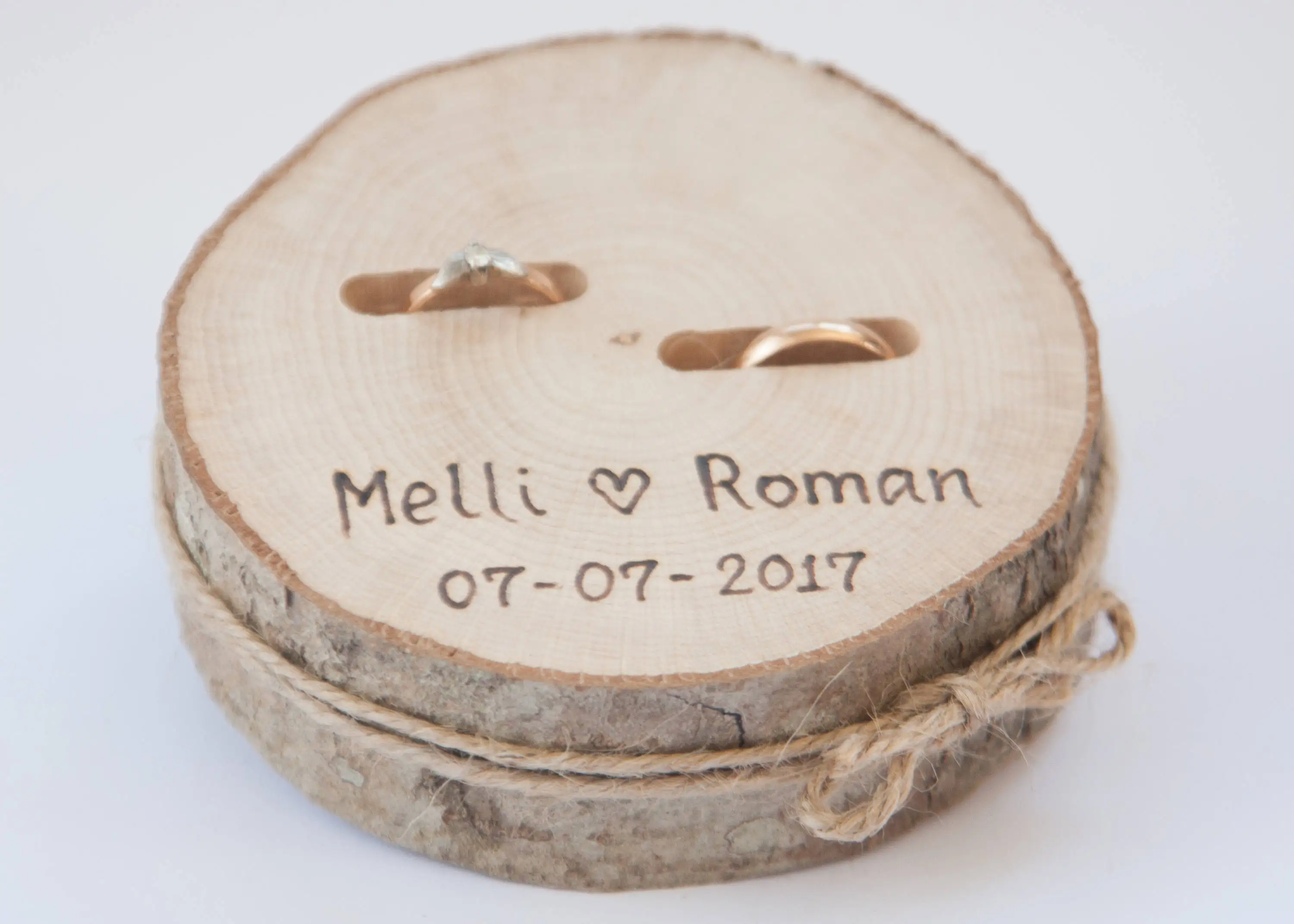 Rustic Ring Bearer Pillow, Wedding Wood Slice, Personalized Ring Box, Wooden Ring Bearer Pillow
Rustic Ring Bearer Pillow, Wedding Wood Slice, Personalized Ring Box, Wooden Ring Bearer Pillow