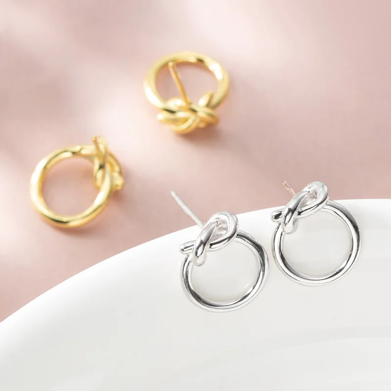 Genuine 925 Sterling Silver Round Cute Women Earrings Irregular Concentric Knot Stud Earrings For Women Earings Fashion Jewelry
Genuine 925 Sterling Silver Round Cute Women Earrings Irregular Concentric Knot Stud Earrings For Women Earings Fashion Jewelry