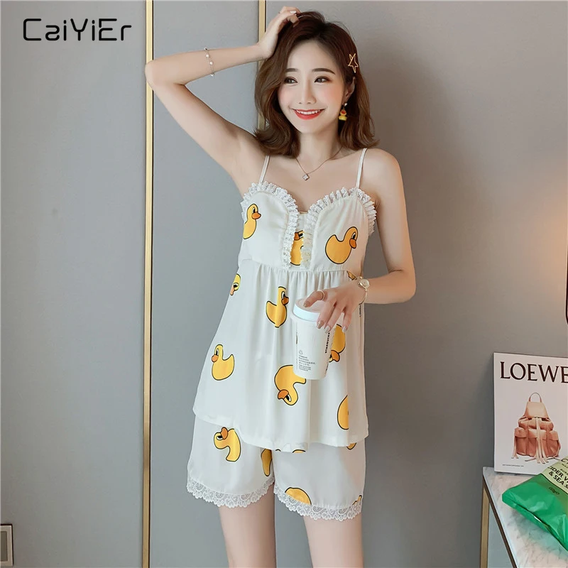 Caiyier Women Silk Pajamas Set Eyelash Lace Yellow Cute Duck Print Summer Straps Sleeveless Nightwear With Chest Pad Sleepwear
Caiyier Women Silk Pajamas Set Eyelash Lace Yellow Cute Duck Print Summer Straps Sleeveless Nightwear With Chest Pad Sleepwear