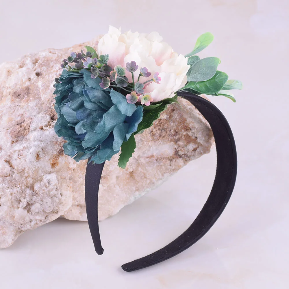 CXADDITIONS Hair Band Floral Crown Headband Big Peony Flower Grass Leaves Black Head Hairband Women Girls Bridesmaids Wedding
CXADDITIONS Hair Band Floral Crown Headband Big Peony Flower Grass Leaves Black Head Hairband Women Girls Bridesmaids Wedding