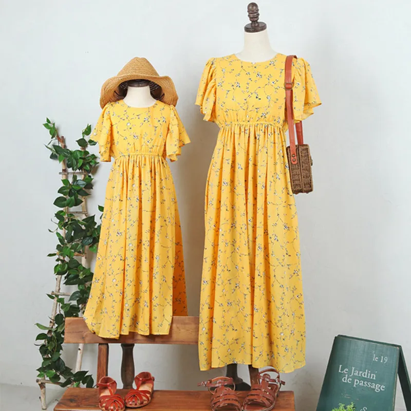 Mom and Daughter Dress Yellow Summer Family Matching Outfit Chiffon floral Beach Dress Flower Printed Mother Daughter Dresses
Mom and Daughter Dress Yellow Summer Family Matching Outfit Chiffon floral Beach Dress Flower Printed Mother Daughter Dresses