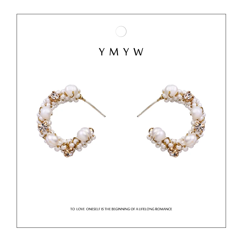 YMYW 2018 Trend Earrings Exquisited Handmade Korean Romantic Pearls Elegant Stud Earrings C Shape For Ladies Party Wedding Gift
YMYW 2018 Trend Earrings Exquisited Handmade Korean Romantic Pearls Elegant Stud Earrings C Shape For Ladies Party Wedding Gift