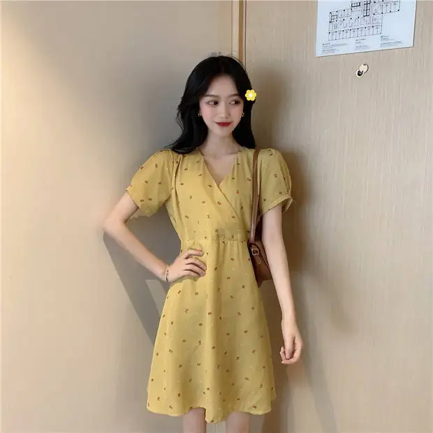 vintage floral print Women's Clothing korean ulzzang v-neck summer fashion new high waist dress yellow short sleeve dresses hot
vintage floral print Women's Clothing korean ulzzang v-neck summer fashion new high waist dress yellow short sleeve dresses hot