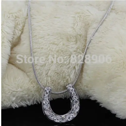 1PC Free Shipping Equestrian Horse Shoe Jewelry Zinc Alloy with Snake Chain and Czech Crystal Horseshoe Pendant Necklaces
1PC Free Shipping Equestrian Horse Shoe Jewelry Zinc Alloy with Snake Chain and Czech Crystal Horseshoe Pendant Necklaces