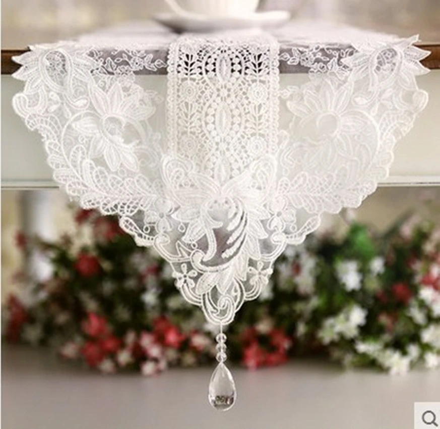European Classical Wedding Decoration Table Runner Lace Crystal Pendant White Lace Classical Coffee Table Cover For Banquet
European Classical Wedding Decoration Table Runner Lace Crystal Pendant White Lace Classical Coffee Table Cover For Banquet