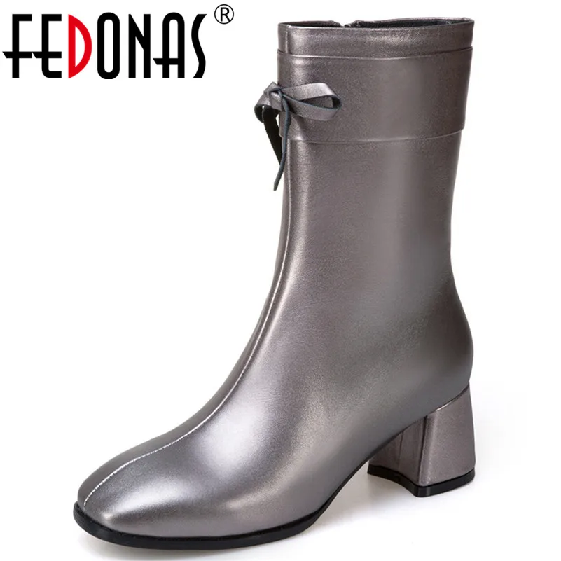 FEDONAS New Brand Women Mid-calf Boots Butterfly-knot Wedding Party Shoes Woman High Heels Warm Autumn Winter High Basic Boots
FEDONAS New Brand Women Mid-calf Boots Butterfly-knot Wedding Party Shoes Woman High Heels Warm Autumn Winter High Basic Boots