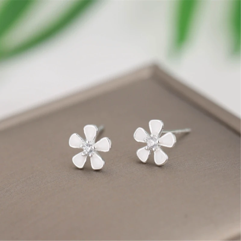 Literary Fresh Flower Stud Earrings Korean 925 Sterling Silver Temperament Personality Fashion Female Earring SEA098
Literary Fresh Flower Stud Earrings Korean 925 Sterling Silver Temperament Personality Fashion Female Earring SEA098