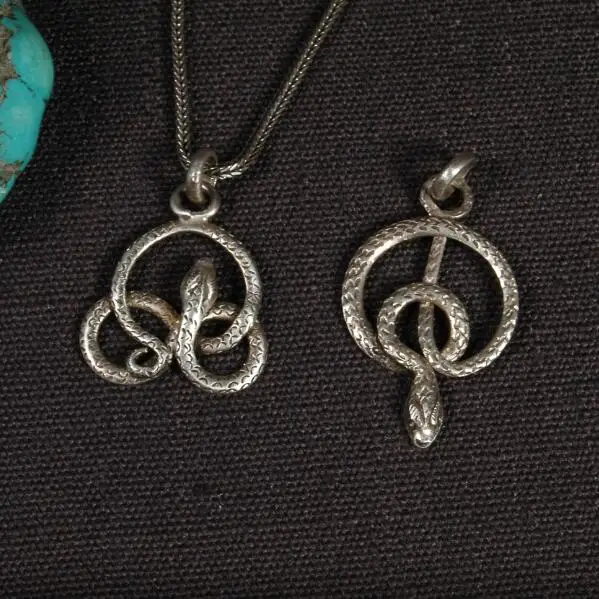 Handmade Nepalese 925 Silver Snake Pendant Necklace 925 Sterling Surpent Pendant Necklace
Handmade Nepalese 925 Silver Snake Pendant Necklace 925 Sterling Surpent Pendant Necklace