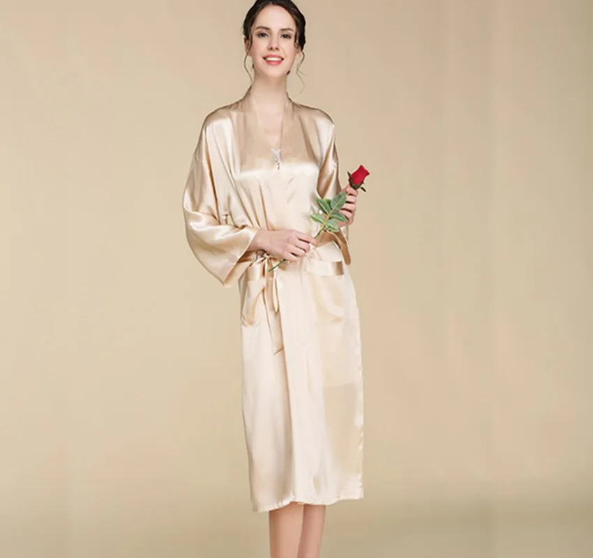 Quality 100% Pure Silk Women's Robe Pajama Set Sleepwear Nightgown full sleeved long Robes
Quality 100% Pure Silk Women's Robe Pajama Set Sleepwear Nightgown full sleeved long Robes