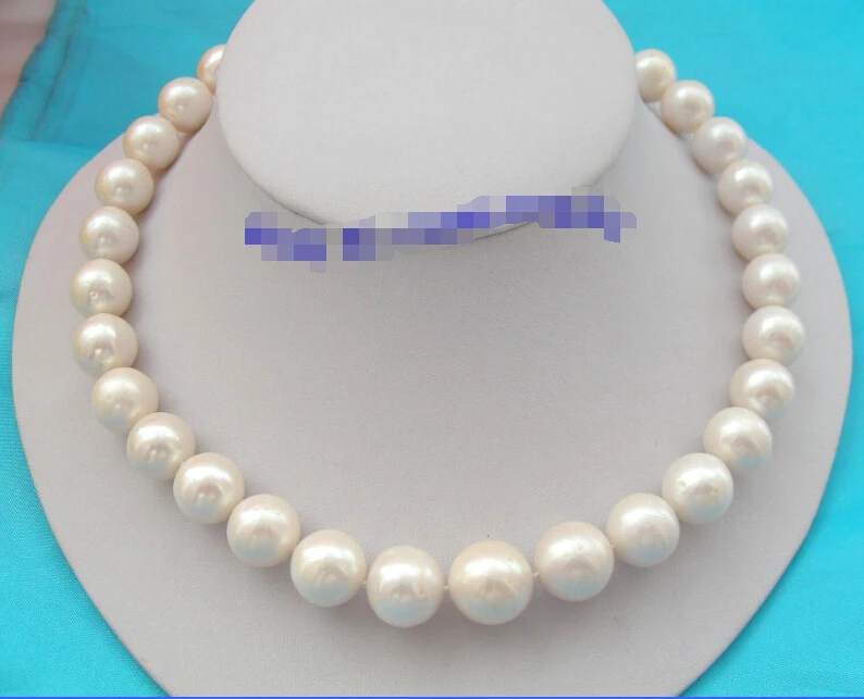 FREE shipping > stunning big 14mm round white freshwater cultured pearl necklace clasp d259 6.07
FREE shipping > stunning big 14mm round white freshwater cultured pearl necklace clasp d259 6.07